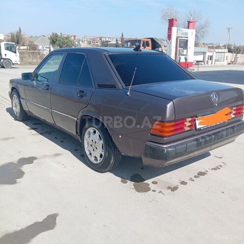 Mercedes 190-4
