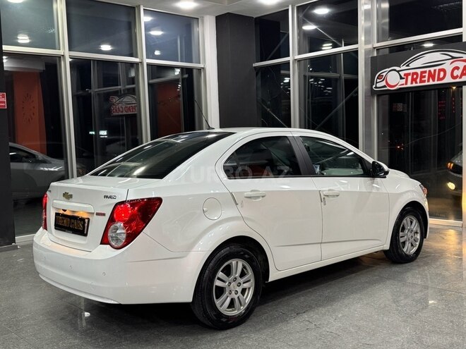 Chevrolet Aveo-8