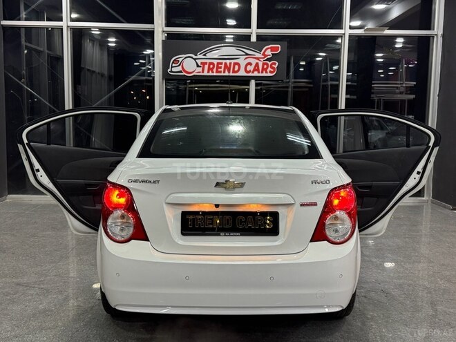 Chevrolet Aveo-10