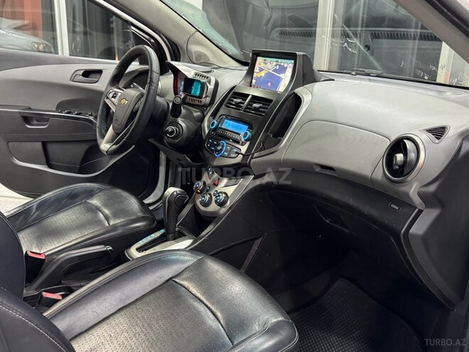 Chevrolet Aveo-13