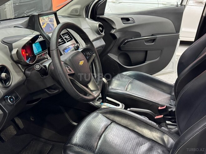 Chevrolet Aveo-12