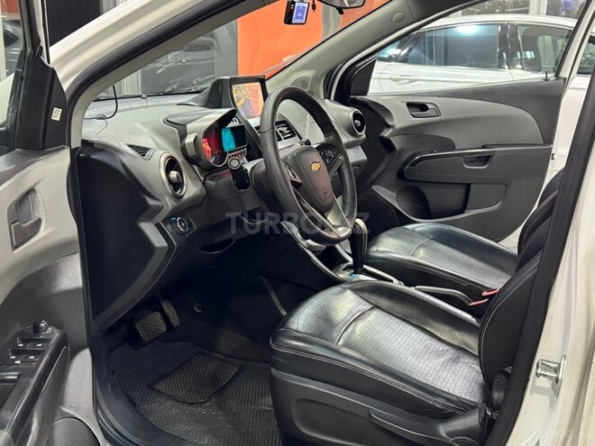 Chevrolet Aveo-11
