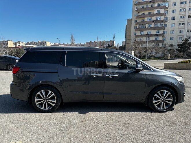 Kia Carnival 2015, 245,000 km - 2.2 l - Bakı