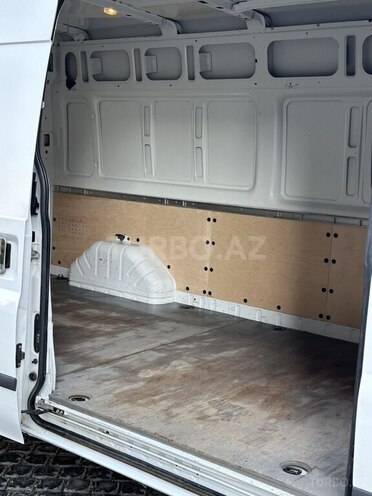 Ford Transit-20