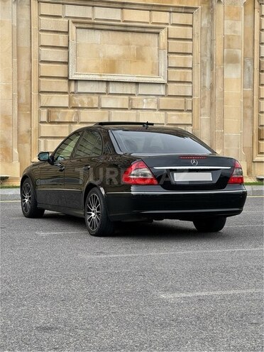 Mercedes E 220 d-5