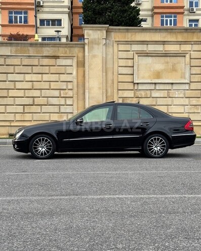 Mercedes E 220 d-3