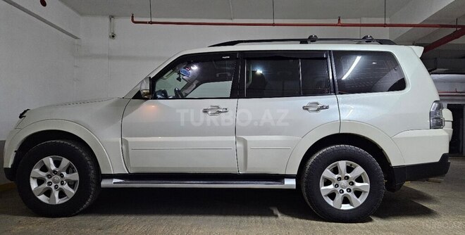Mitsubishi Pajero 2008, 365,000 km - 3.2 l - Bakı