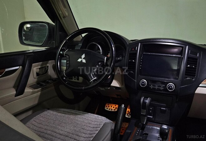 Mitsubishi Pajero 2008, 365,000 km - 3.2 l - Bakı