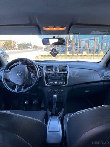 Renault Logan-6