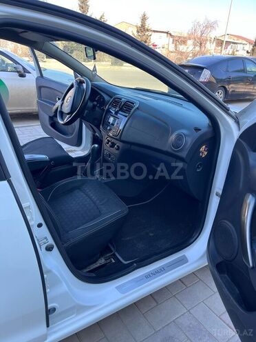 Renault Logan-10