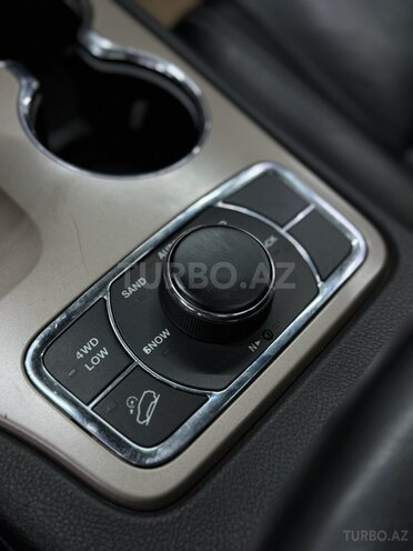 Jeep Grand Cherokee-11