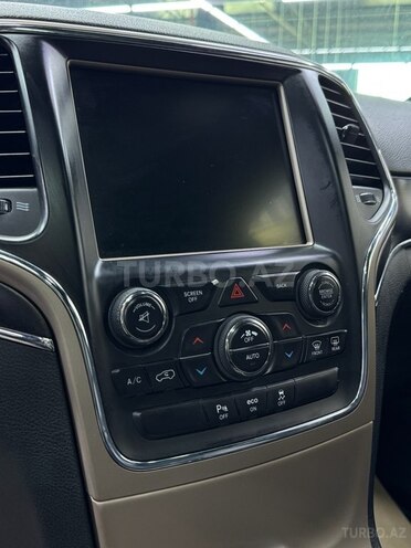 Jeep Grand Cherokee-12