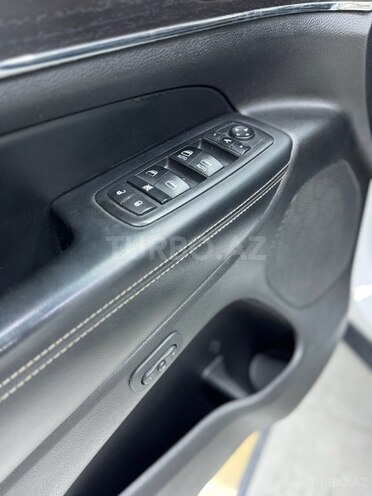 Jeep Grand Cherokee-13