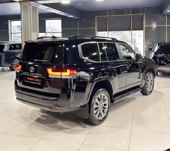 Toyota Land Cruiser-6
