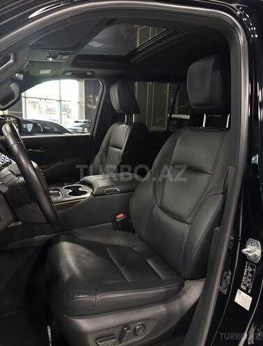 Toyota Land Cruiser-7