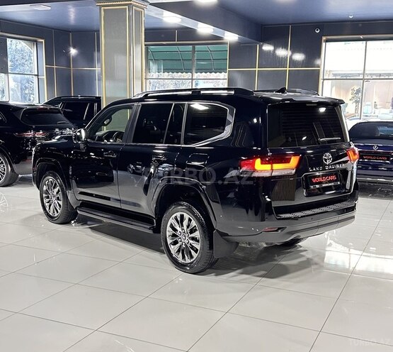 Toyota Land Cruiser-5