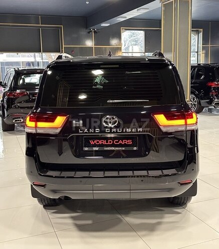 Toyota Land Cruiser-4