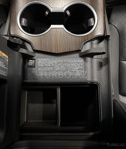 Toyota Land Cruiser-19