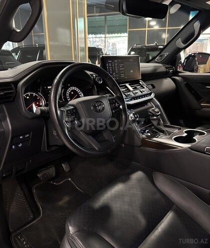 Toyota Land Cruiser-9
