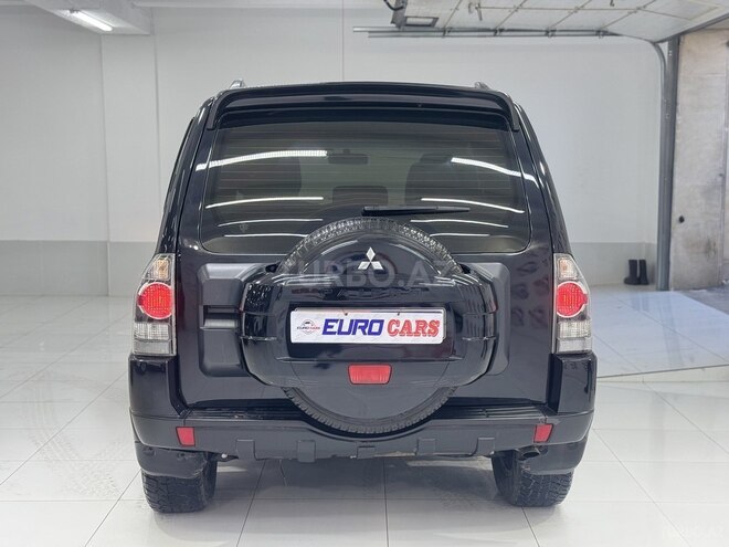 Mitsubishi Pajero 2009, 320,000 km - 3.2 l - Bakı