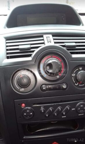 Renault Megane-6