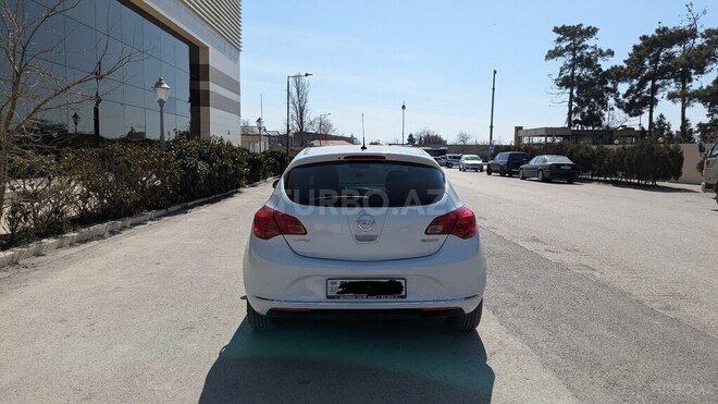 Opel Astra 2013, 251,000 km - 1.4 l - Bakı
