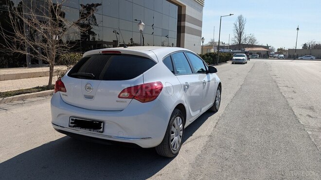 Opel Astra 2013, 251,000 km - 1.4 l - Bakı