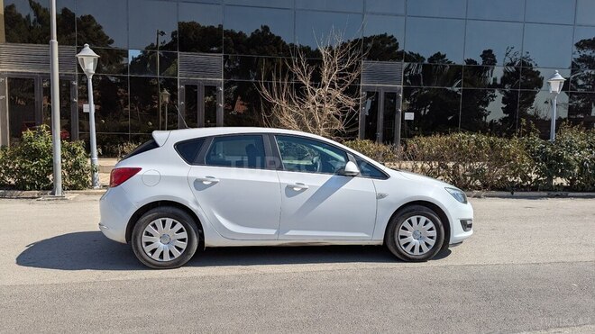 Opel Astra 2013, 251,000 km - 1.4 l - Bakı
