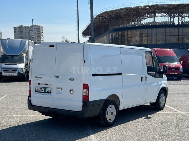 Ford Transit-5