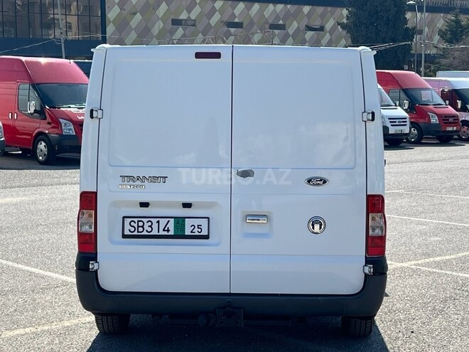 Ford Transit-7