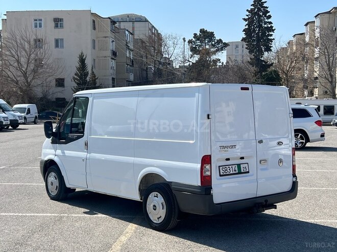 Ford Transit-6