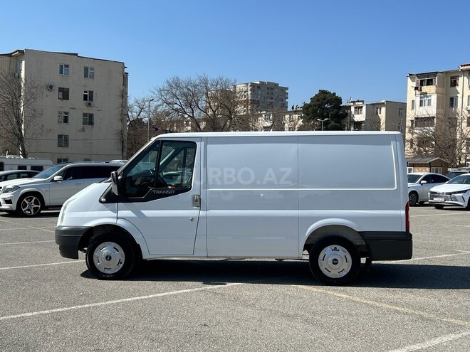 Ford Transit-4
