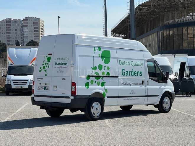 Ford Transit-4