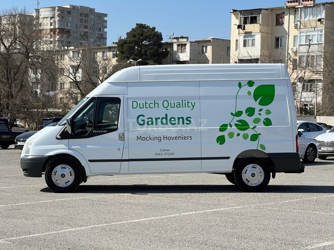 Ford Transit-6