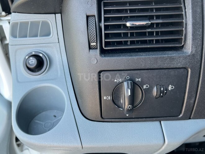 Ford Transit-17