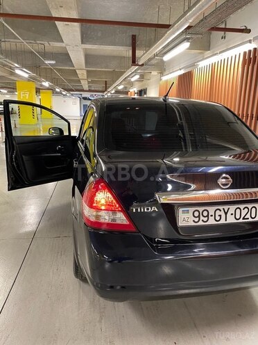 Nissan Tiida-5
