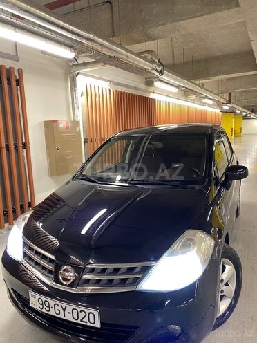 Nissan Tiida-12
