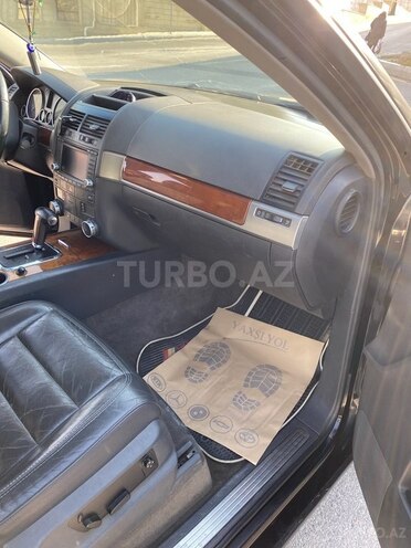 Volkswagen Touareg-12