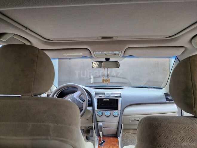 Toyota Camry-12