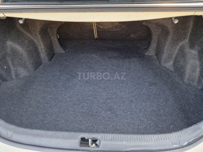 Toyota Camry-13