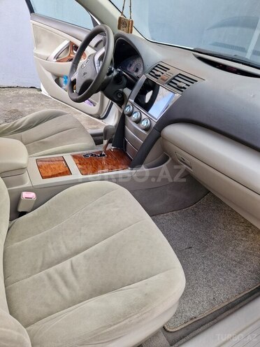 Toyota Camry-14