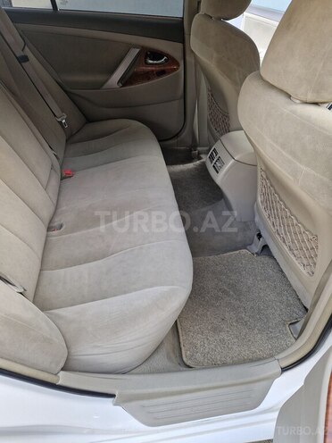 Toyota Camry-15
