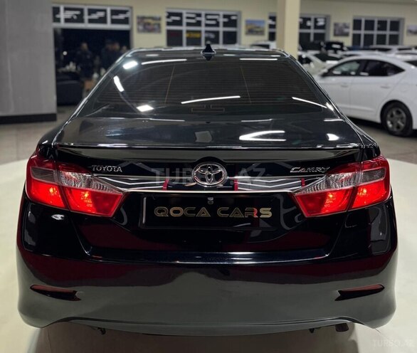 Toyota Camry-11