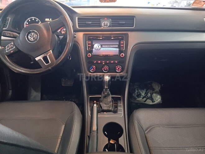 Volkswagen Passat 2013, 145,000 km - 1.8 л - Bakı