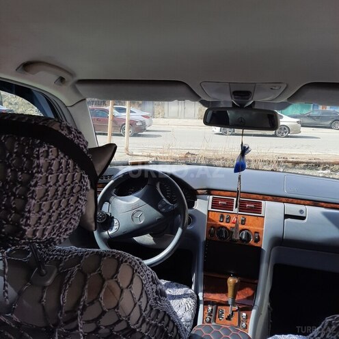 Mercedes E 240 1999, 327,000 km - 2.4 л - Bakı