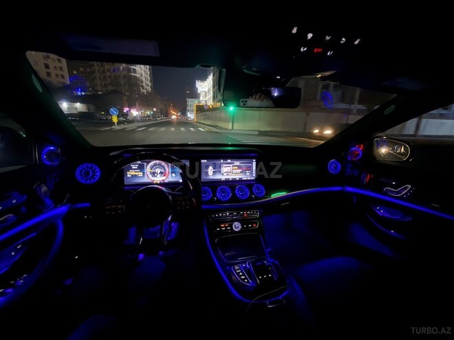 Mercedes E 300-15