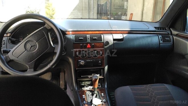 Mercedes E 230 1996, 353,000 km - 2.3 l - Bakı