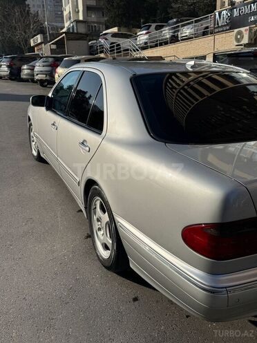 Mercedes E 240 2000, 300,000 km - 2.4 l - Bakı