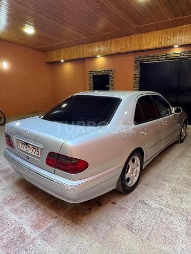 Mercedes E 240 2000, 300,000 km - 2.4 l - Bakı