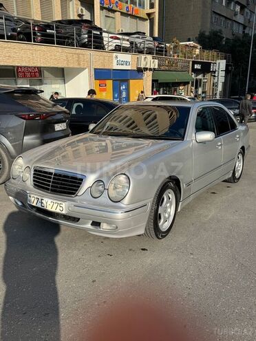 Mercedes E 240 2000, 300,000 km - 2.4 l - Bakı